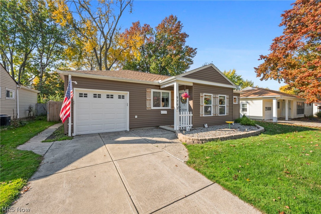 9793 Manorford Drive Parma Heights OH 44130