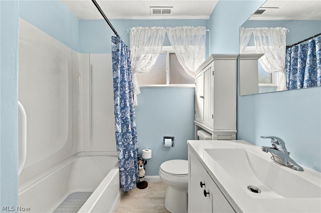 9793 Manorford Drive Parma Heights OH 44130