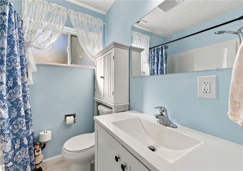 9793 Manorford Drive Parma Heights OH 44130