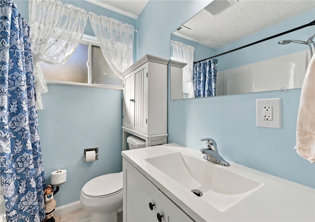 9793 Manorford Drive Parma Heights OH 44130