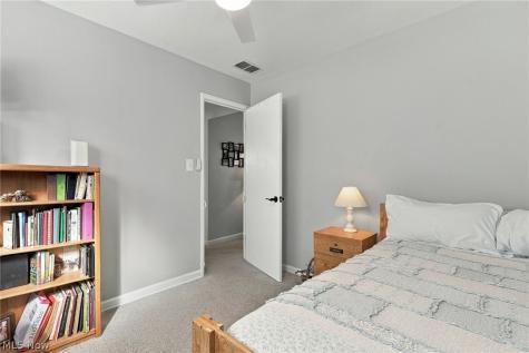 9793 Manorford Drive Parma Heights OH 44130