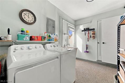 9793 Manorford Drive Parma Heights OH 44130