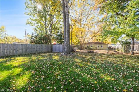 9793 Manorford Drive Parma Heights OH 44130