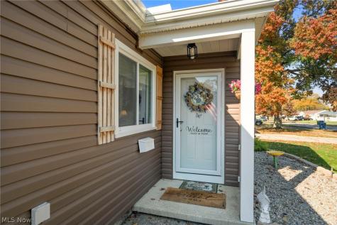 9793 Manorford Drive Parma Heights OH 44130