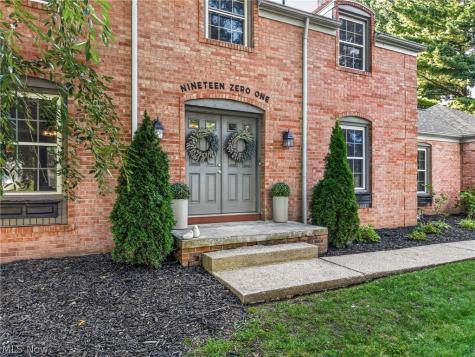 1901 Devonshire Drive NW Canton OH 44708