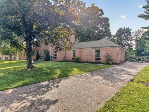 1901 Devonshire Drive NW Canton OH 44708