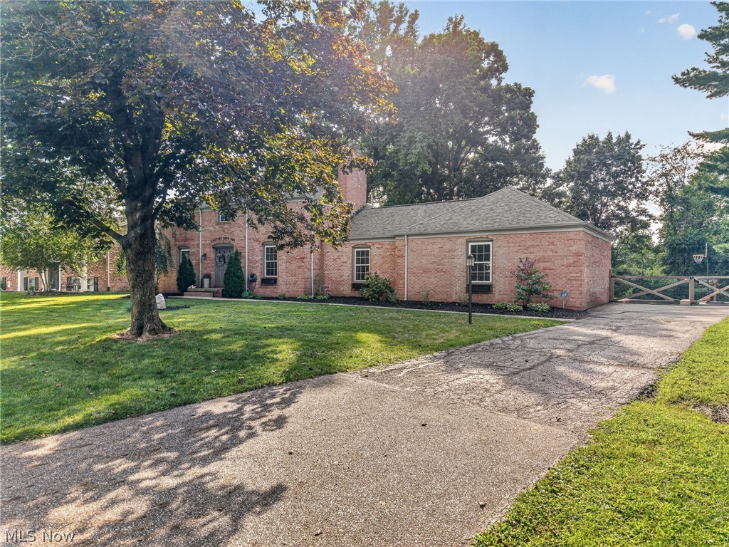1901 Devonshire Drive NW Canton OH 44708