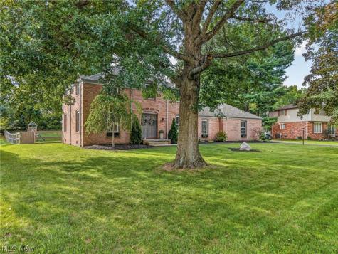 1901 Devonshire Drive NW Canton OH 44708