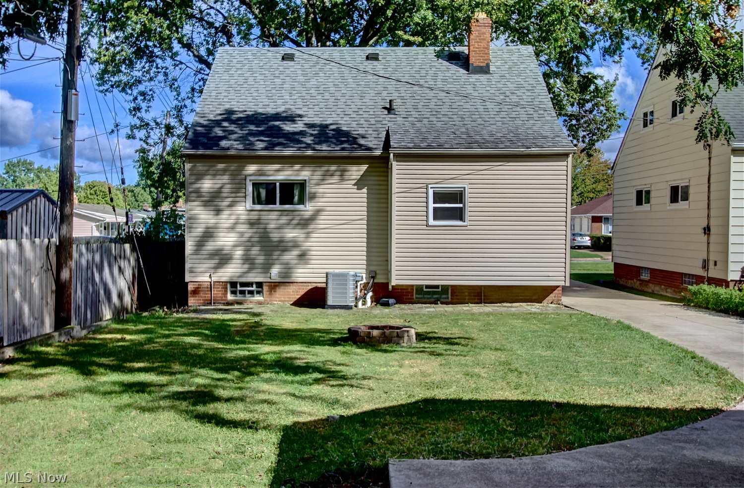 8513 Ackley Road Parma OH 44130