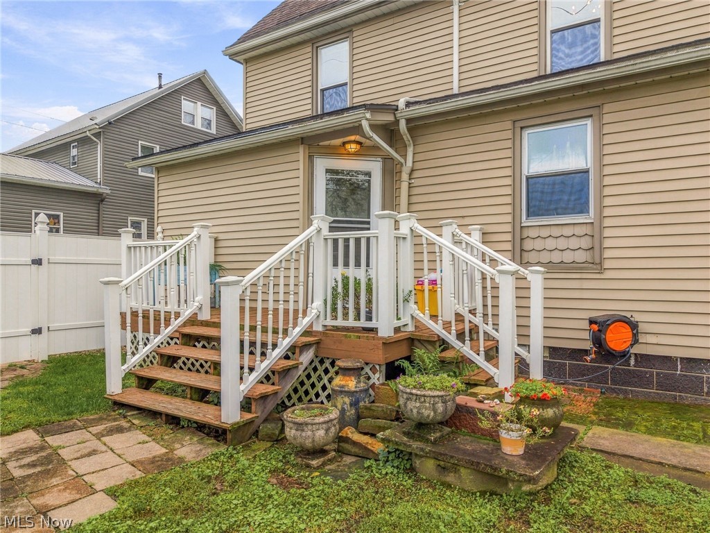 136 W Campbell Street Loudonville OH 44842
