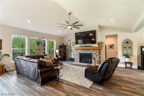 5 Choctaw Trail Malvern OH 44644