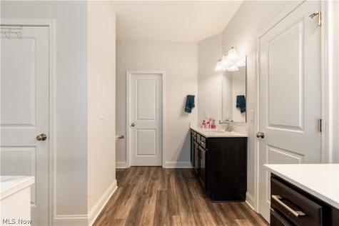 5 Choctaw Trail Malvern OH 44644