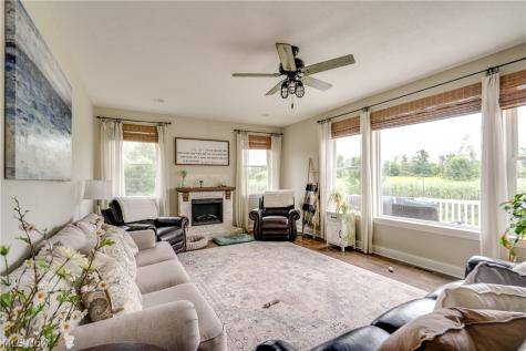 7253 Edison Street NE Hartville OH 44632