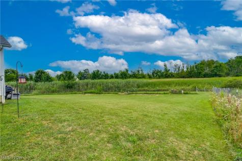 7253 Edison Street NE Hartville OH 44632