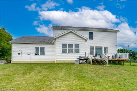 7253 Edison Street NE Hartville OH 44632