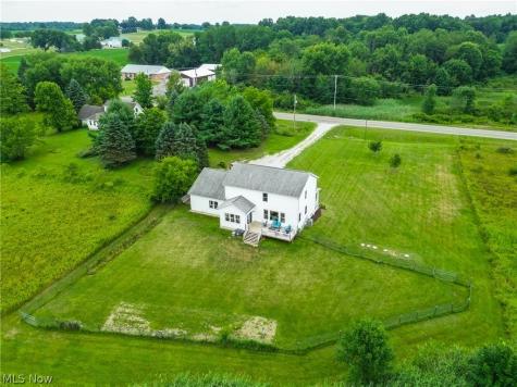 7253 Edison Street NE Hartville OH 44632