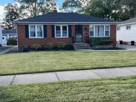 5920 Glenwood Avenue Maple Heights OH 44137