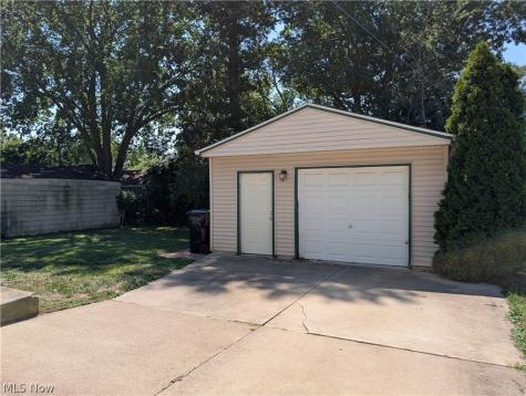 322 Pasadena Avenue Elyria OH 44035