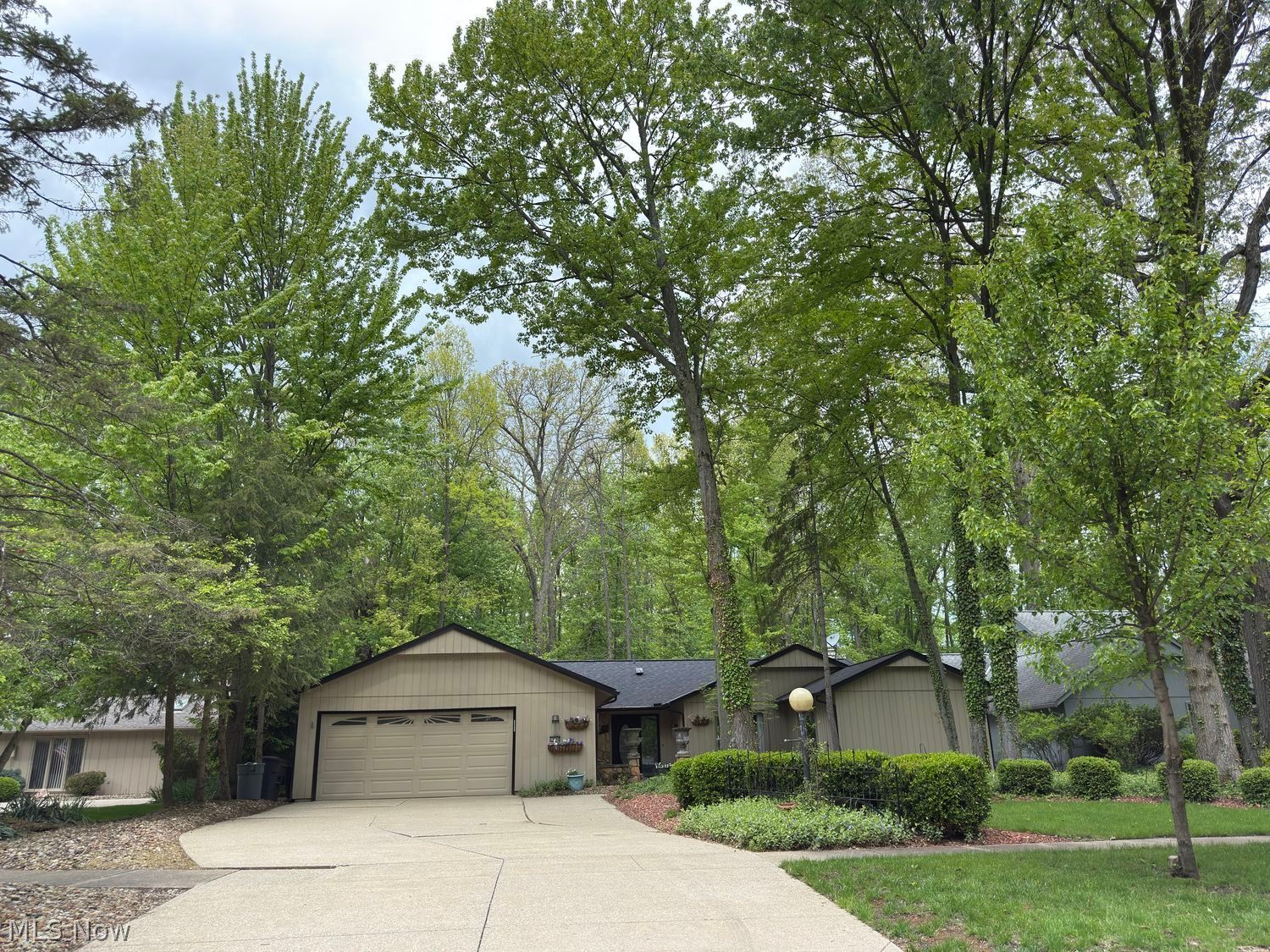 Strongsville OH, 10648 Oak Branch Trail
