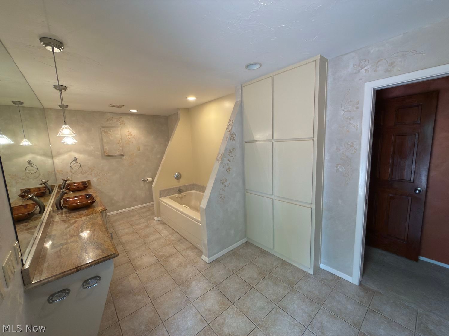 10648 Oak Branch Trail Strongsville OH 44149