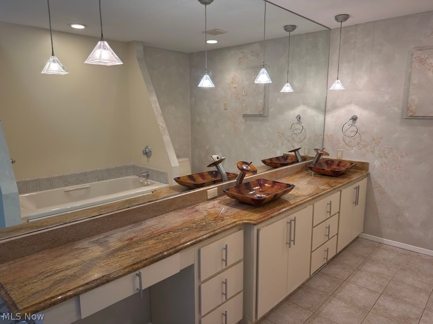 10648 Oak Branch Trail Strongsville OH 44149