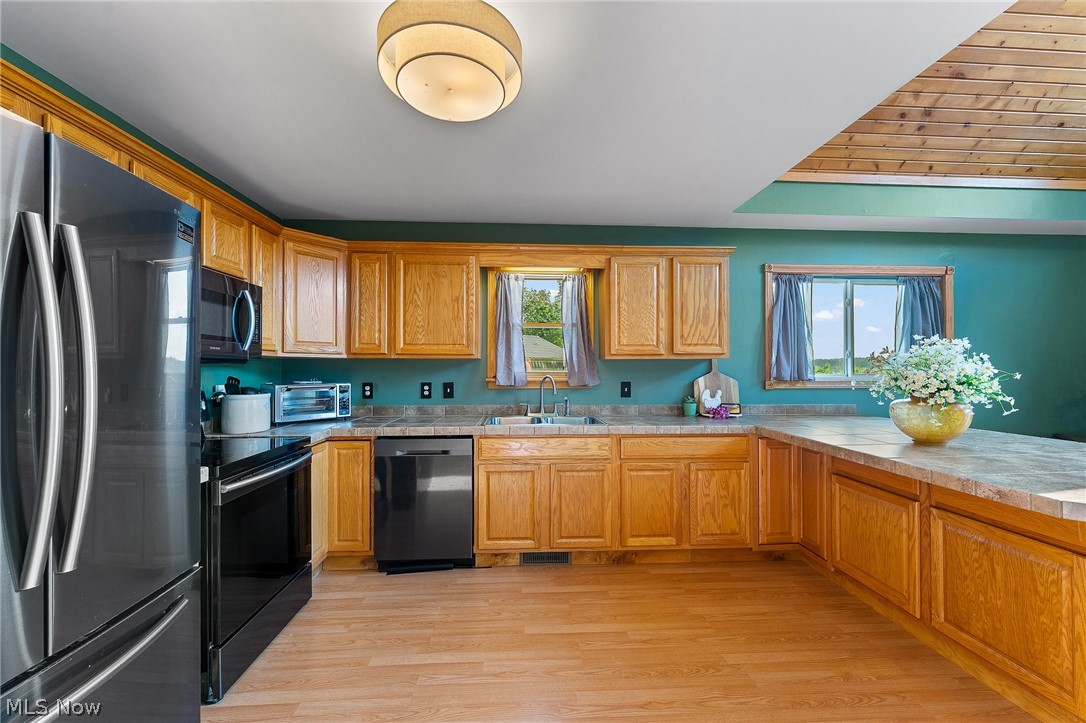 4142 Salineville Road NE Carrollton OH 44615