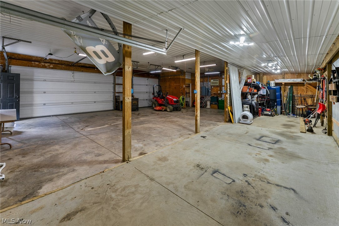 4142 Salineville Road NE Carrollton OH 44615