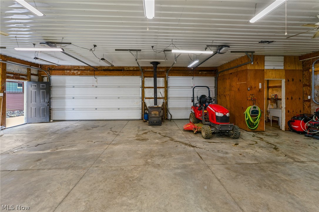 4142 Salineville Road NE Carrollton OH 44615