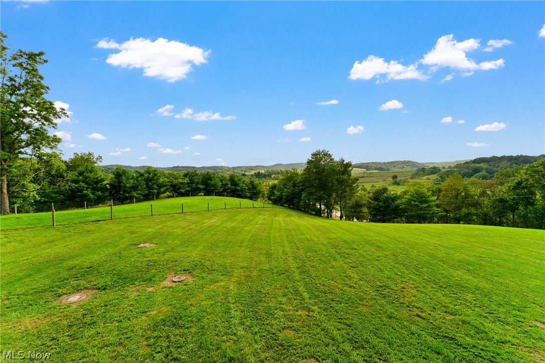 4142 Salineville Road NE Carrollton OH 44615