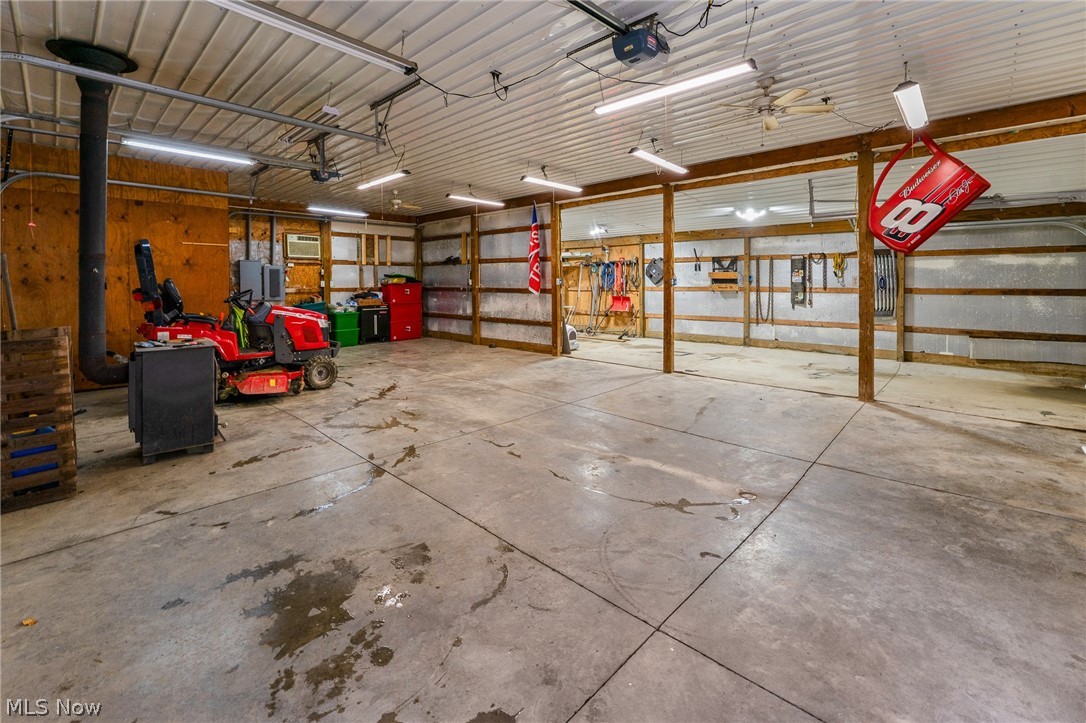 4142 Salineville Road NE Carrollton OH 44615