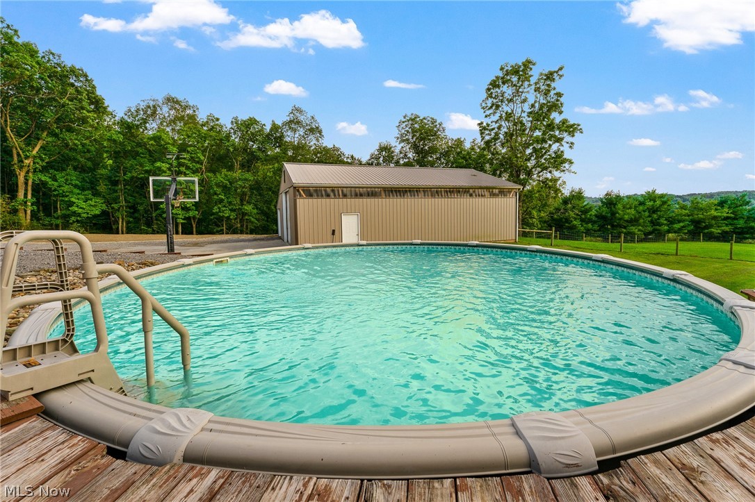 4142 Salineville Road NE Carrollton OH 44615