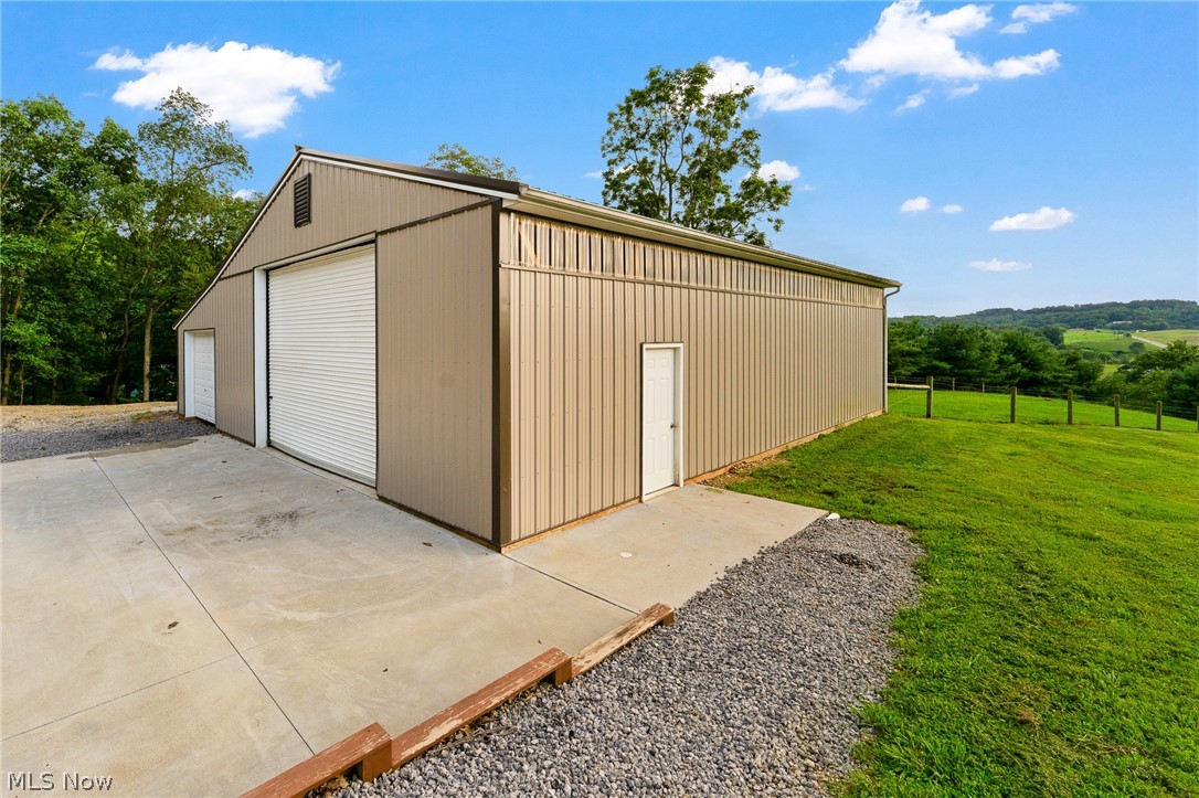 4142 Salineville Road NE Carrollton OH 44615