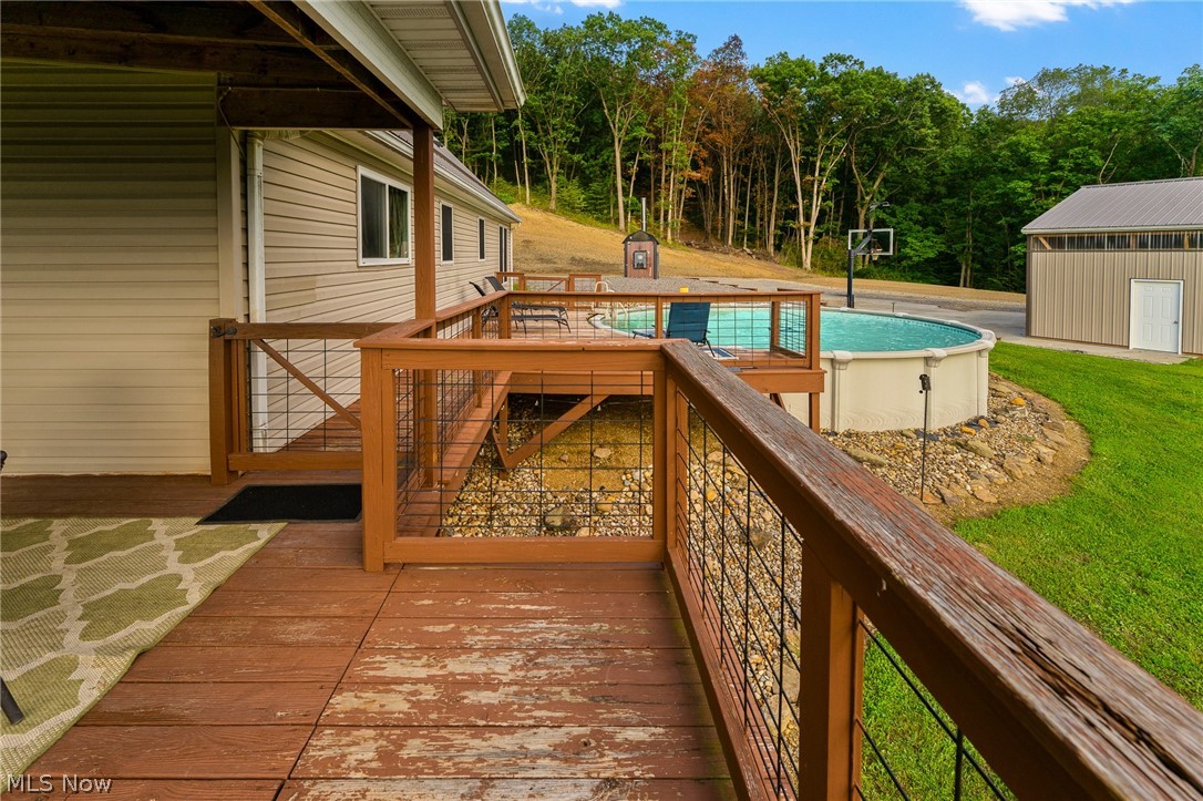 4142 Salineville Road NE Carrollton OH 44615