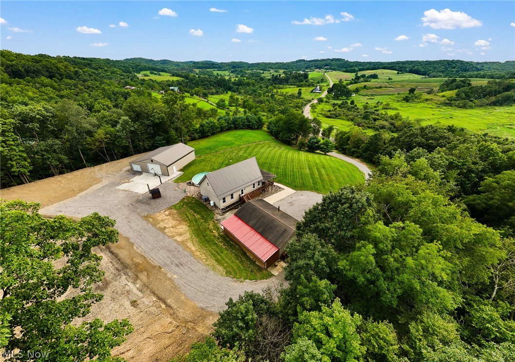 4142 Salineville Road NE Carrollton OH 44615