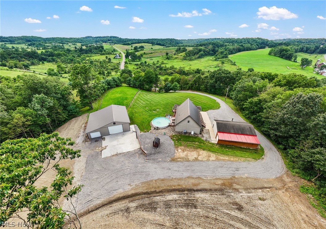 4142 Salineville Road NE Carrollton OH 44615