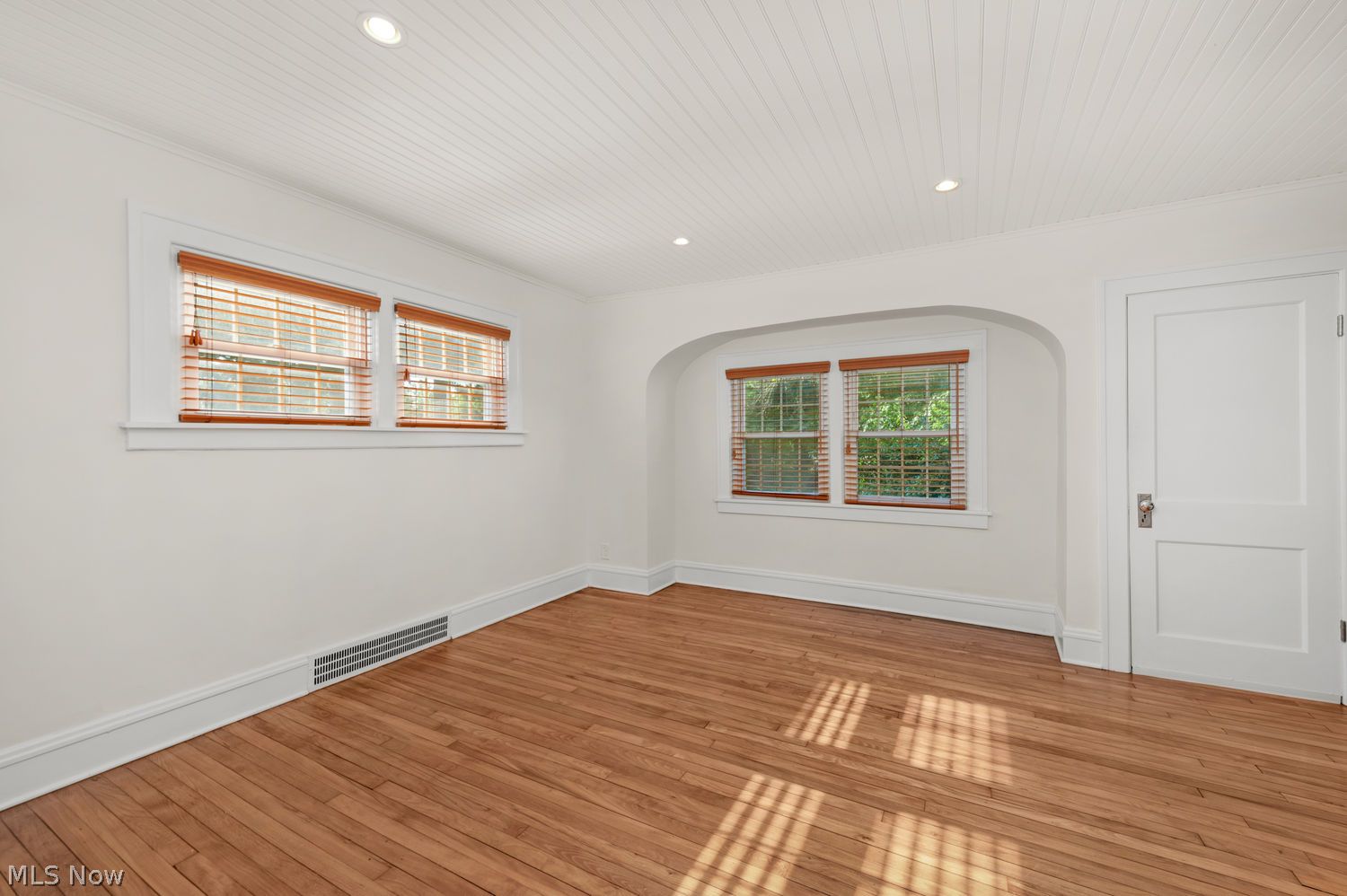 23717 Knickerbocker Road Bay Village OH 44140