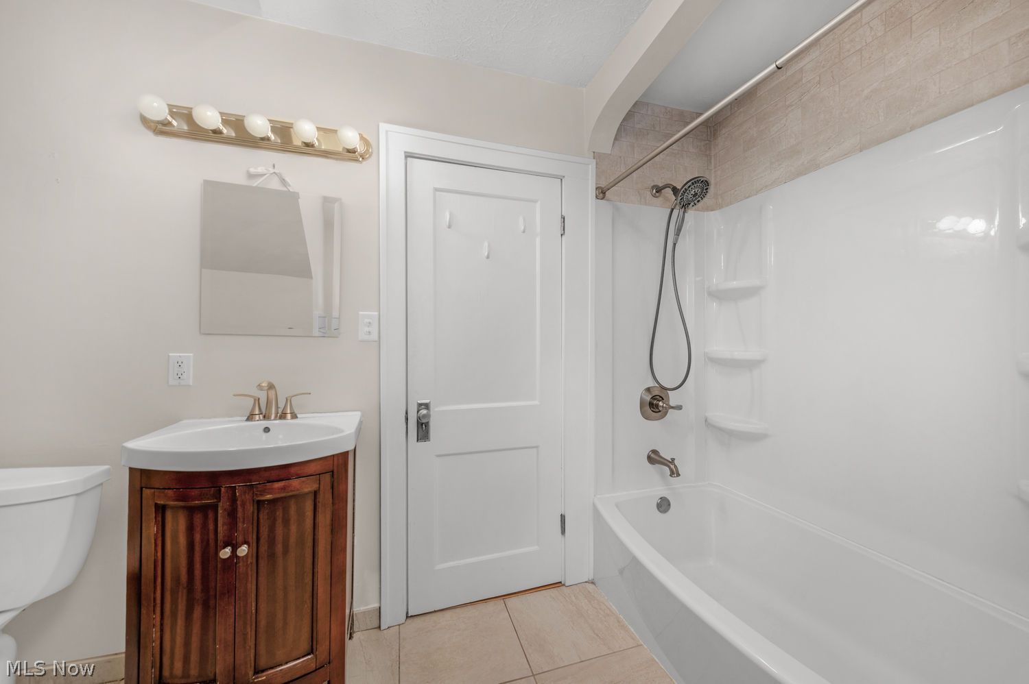 23717 Knickerbocker Road Bay Village OH 44140