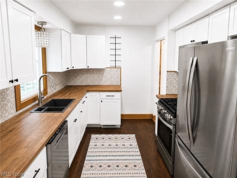 1600 Delia Avenue Akron OH 44320