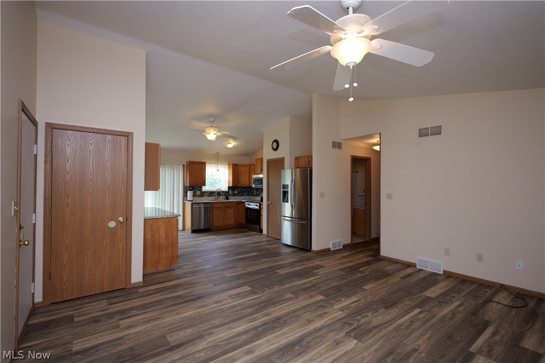 47095 Timber Run Street New Waterford OH 44445