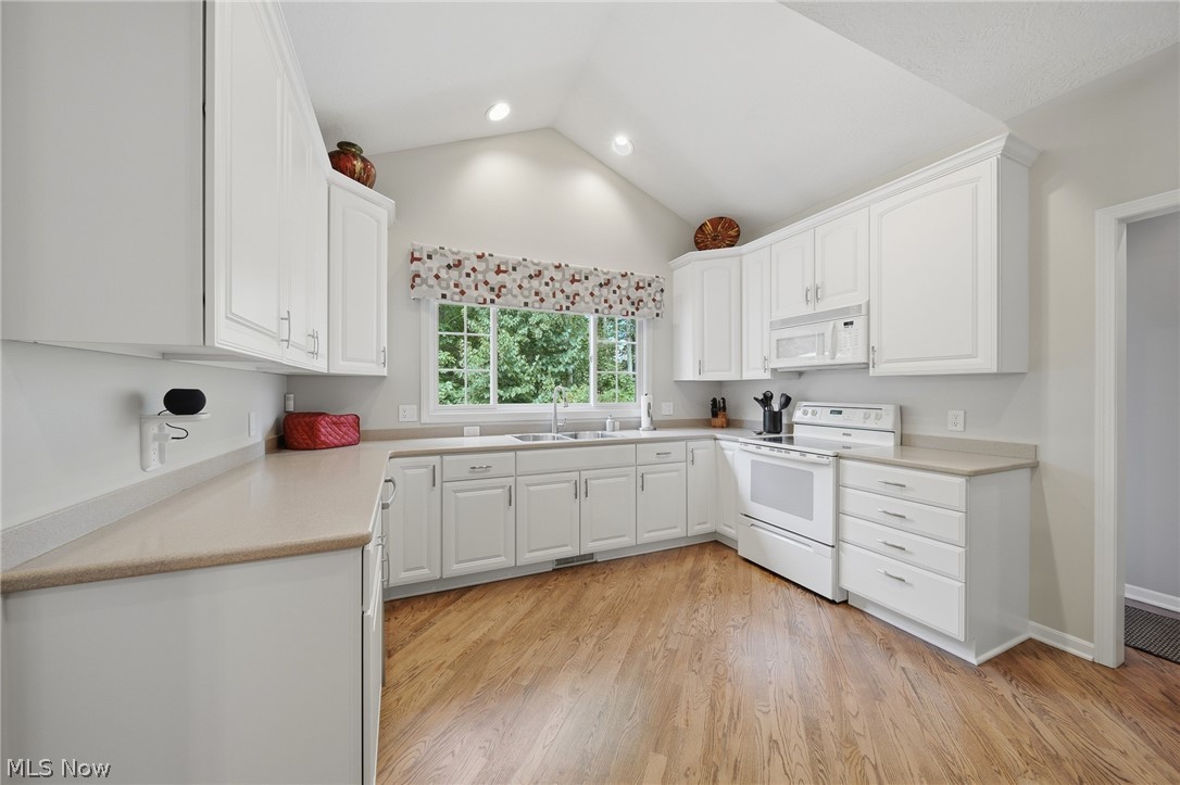 120 Pinehurst Drive Aurora OH 44202