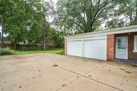 1296 Delia Avenue Akron OH 44320