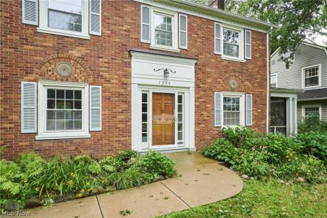 1296 Delia Avenue Akron OH 44320