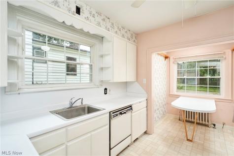 1296 Delia Avenue Akron OH 44320