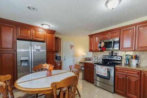245 Defiance Avenue Elyria OH 44035