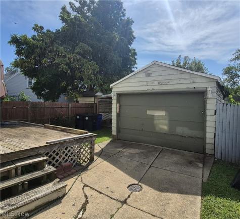 3917 Mapledale Avenue Cleveland OH 44109