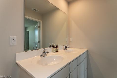 578 Cherrywood Lane Painesville OH 44077