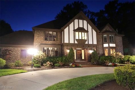 1760 Chartley Road Gates Mills OH 44040
