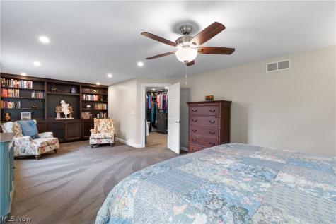 10661 Kent Avenue NE Hartville OH 44632