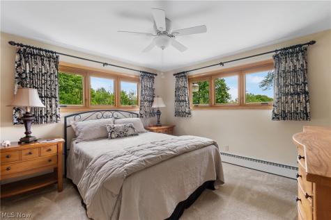 10661 Kent Avenue NE Hartville OH 44632