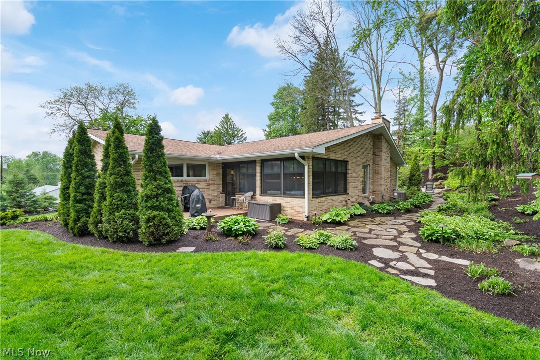 10661 Kent Avenue NE Hartville OH 44632